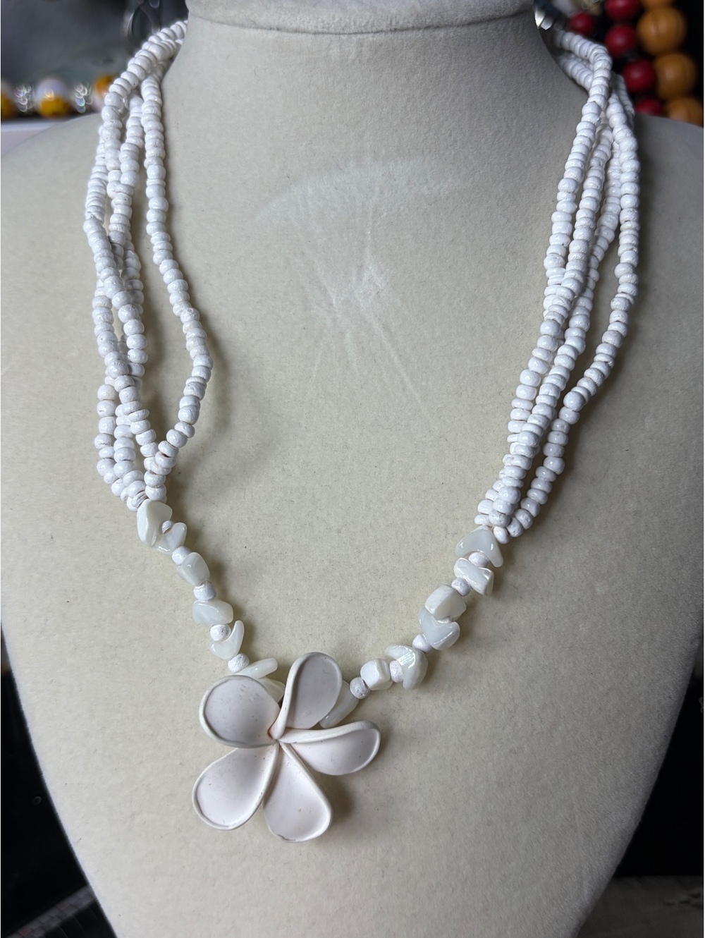 White Beaded Flower Pendant Necklace